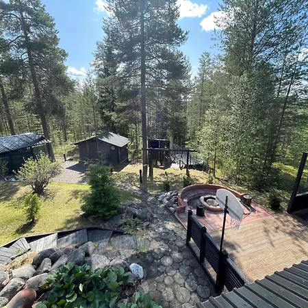 Log Near Santa 度假居 *