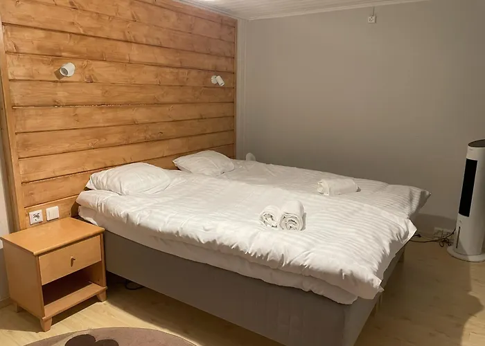 Semesterbostad Log Near Santa *