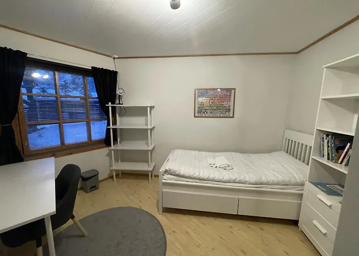 Semesterbostad Log Near Santa *