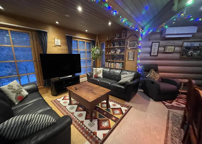 Semesterbostad Log Near Santa *